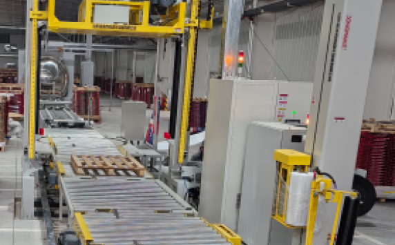 雙穿劍棧板打包纏繞機